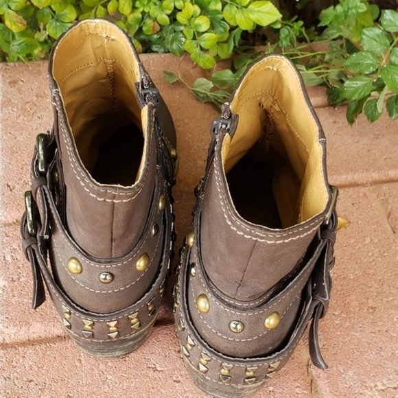 CUTE Booties‎ - Picture 3 of 5